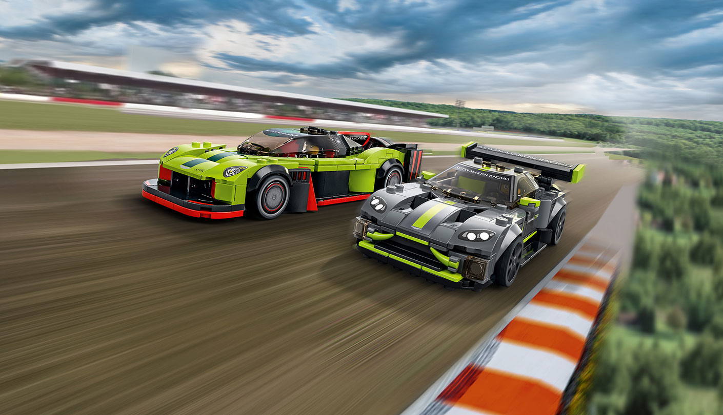 LEGO Speed Champions Aston Martin Valkyrie AMR Pro and Aston Martin Vantage GT3 76910