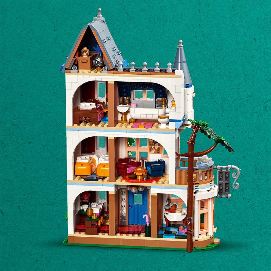 A hotel playset to build and display