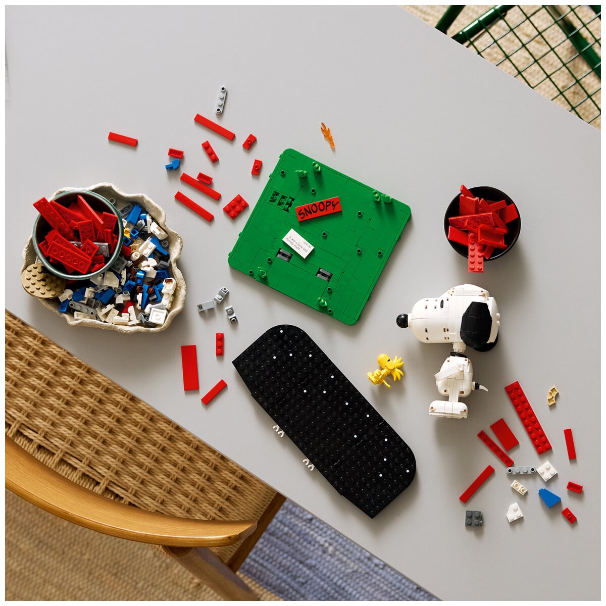 LEGO Ideas Peanuts: Snoopy’s Doghouse Set 21368 LEGO Ideas Peanuts: Snoopy’s Doghouse Set 21368