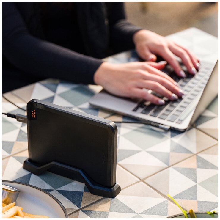 Cygnett VertPWR 25K Obsidian Laptop Power Bank CY5128PBCHE Cygnett VertPWR 25K Obsidian Laptop Power Bank CY5128PBCHE