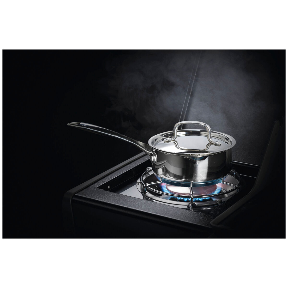 Napoleon Rogue XT 425 BBQ with Side Burner Black