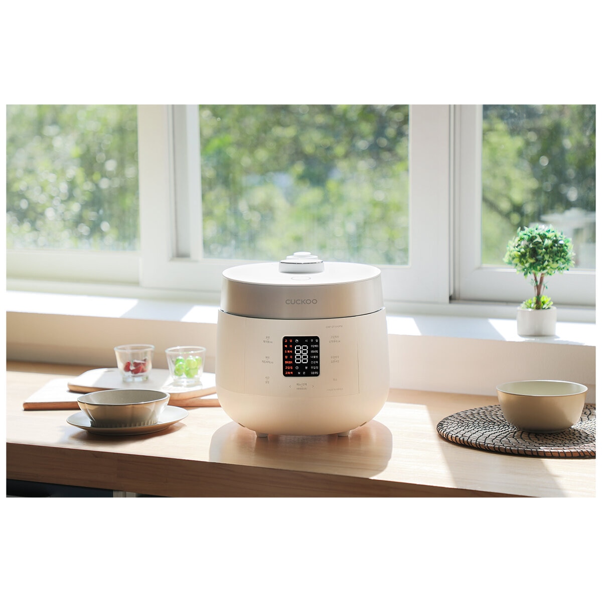 Cuckoo 6 Cup HP Twin Pressure Rice Cooker CRP-ST0609F Cuckoo 6 Cup HP Twin Pressure Rice Cooker CRP-ST0609F
