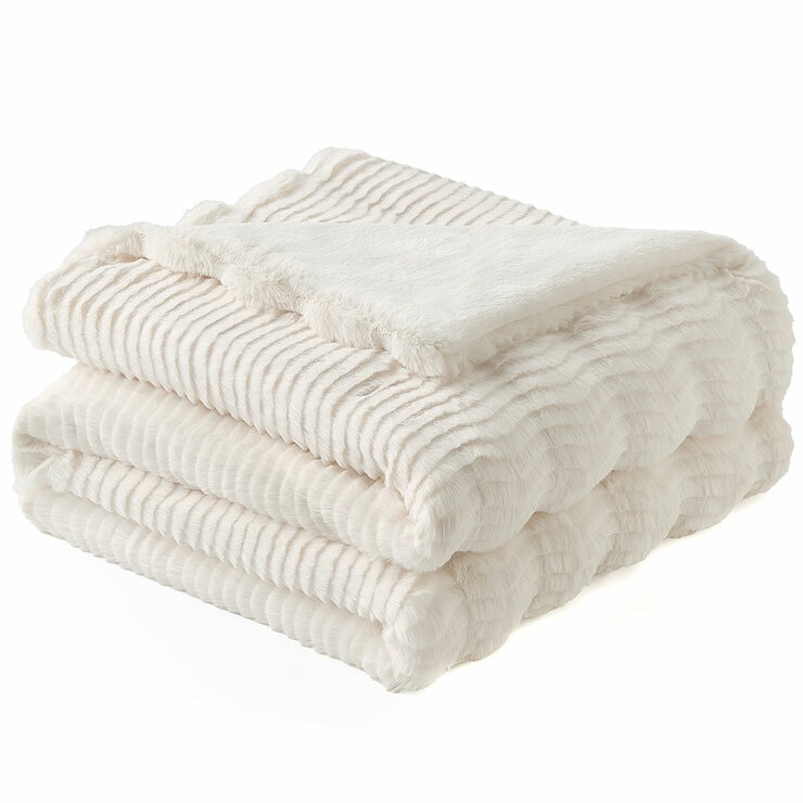 Casual Living Faux Fur Throw 127cm x 177cm Casual Living Faux Fur Throw 127cm x 177cm