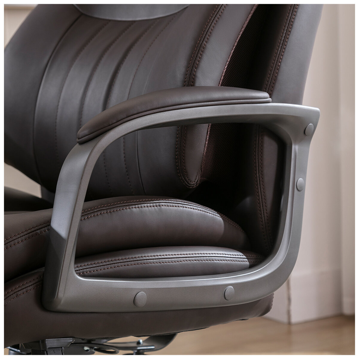 True Wellness Executive Office Chair