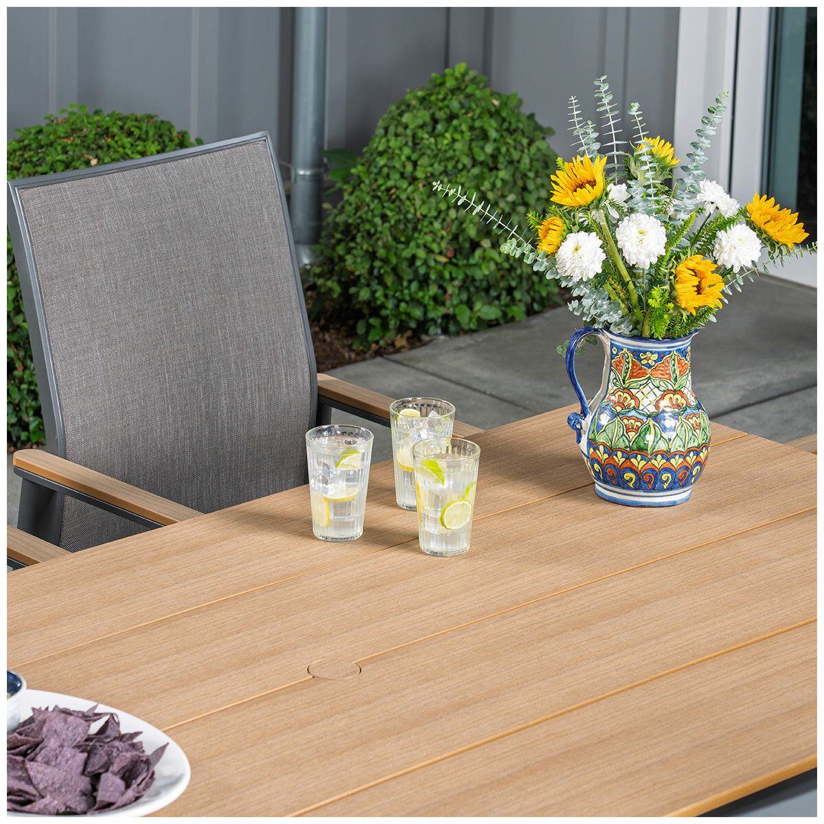 SunVilla Sara Sling Dining 7 Piece Set SunVilla Sara Sling Dining 7 Piece Set