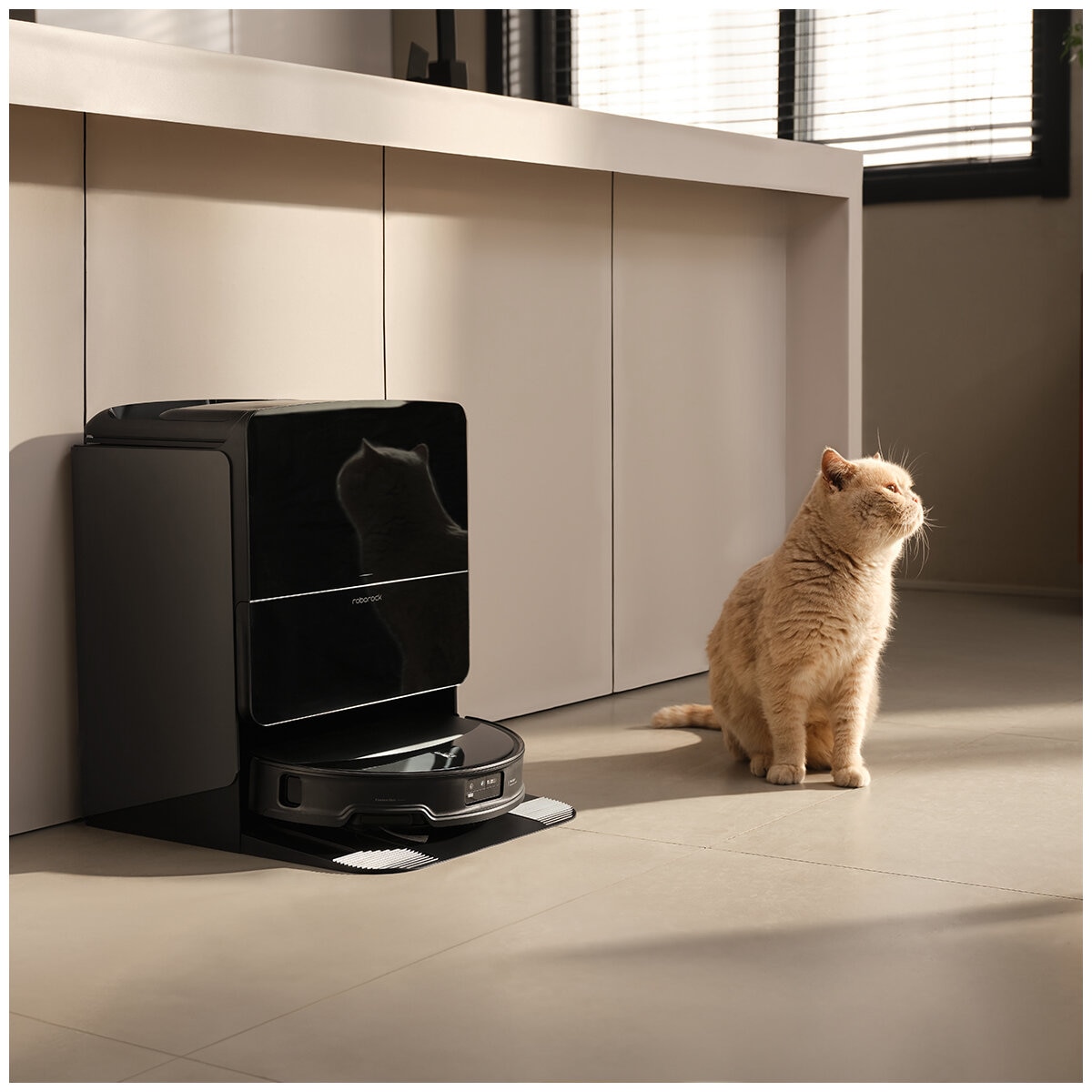 Roborock Saros 10R Vacuum Black Roborock Saros 10R Vacuum Black