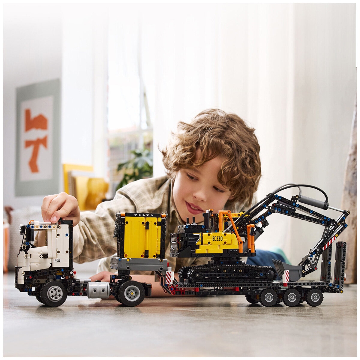 LEGO Technic Volvo FMX Truck & EC230 Electric Excavator 42175