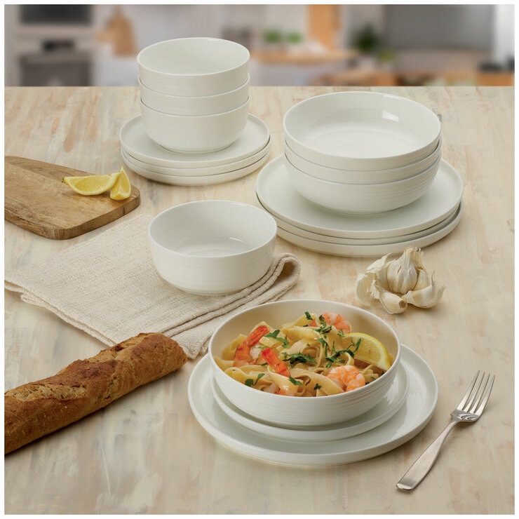 Mikasa Alyssa Bone China Dinner 16 Piece Set Mikasa Alyssa Bone China Dinner 16 Piece Set