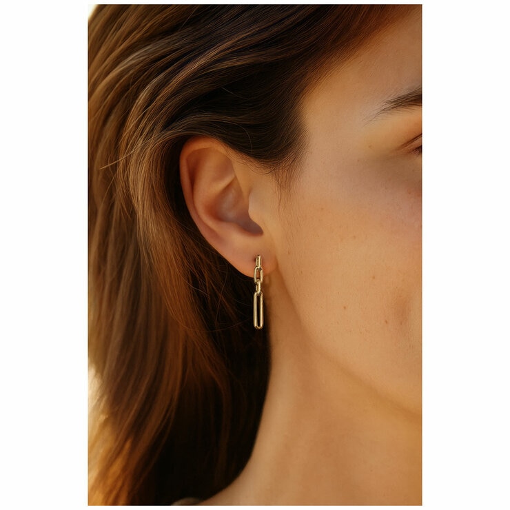18KT Yellow Gold Paperclip Drop Earrings 18KT Yellow Gold Paperclip Drop Earrings