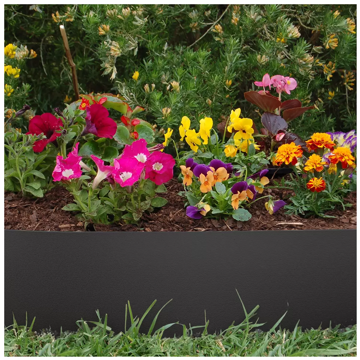 Greenlife Plastic Garden Edging 2 x 1000 x 15cm with 20 Pegs 