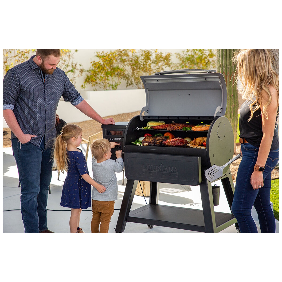 Louisiana Grills 1000 SL Series Pellet Grill wWith Cover LG1000SL