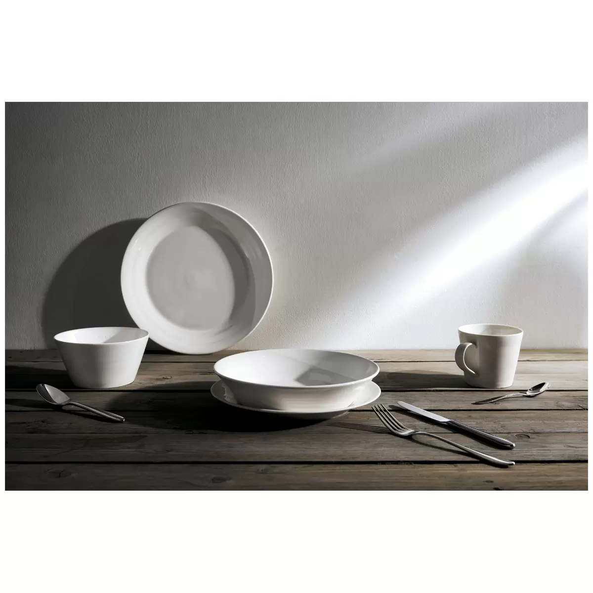 Royal Doulton 1815 White Dinnerware Set 16 Piece