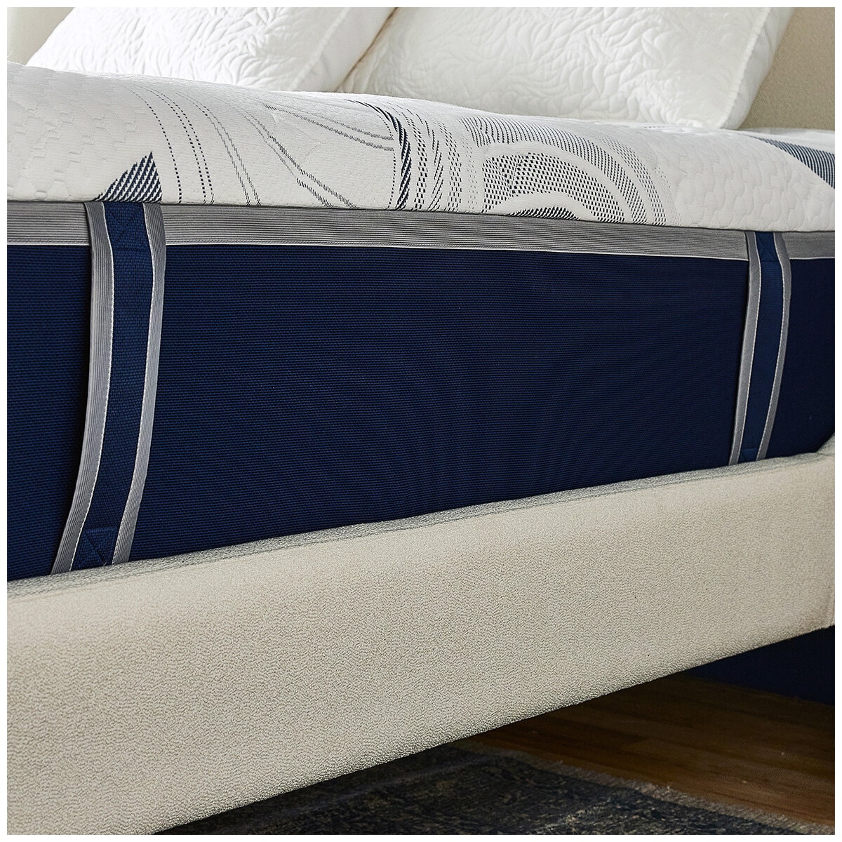 Novaform Comfort Grande Advanced Gel Memory Foam Queen Mattress