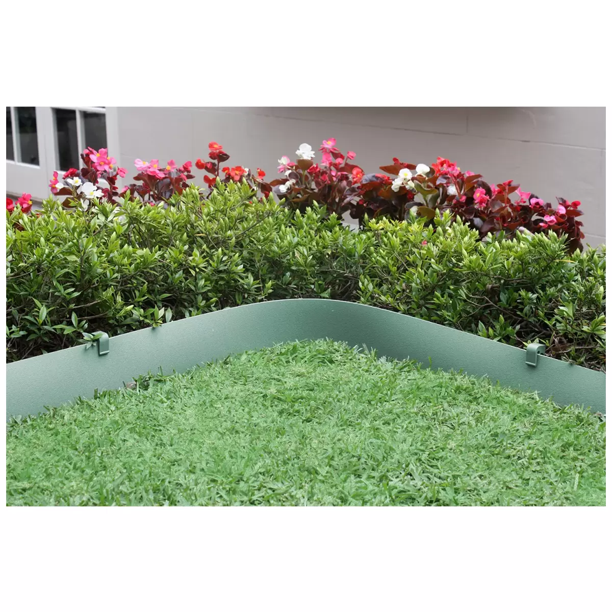 Greenlife Plastic Garden Edging 2 x 1000 x 7.5cm with 20 Pegs 