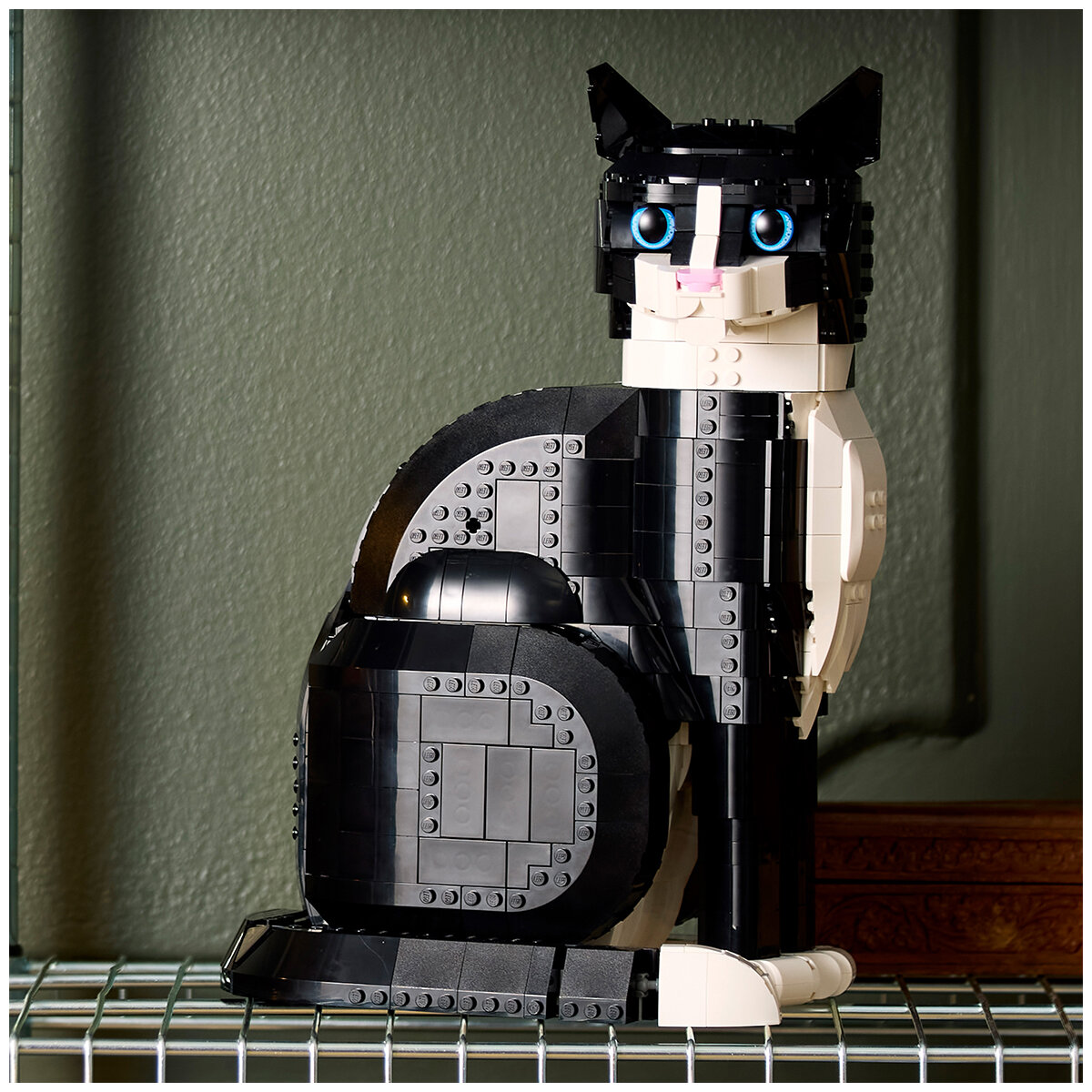 LEGO Ideas Tuxedo Cat 21349