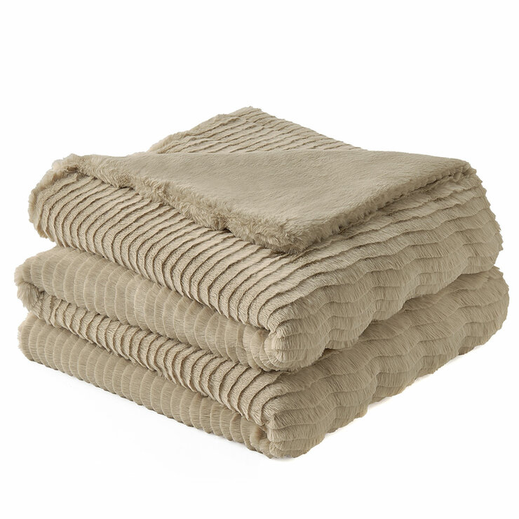Casual Living Faux Fur Throw 127cm x 177cm Casual Living Faux Fur Throw 127cm x 177cm