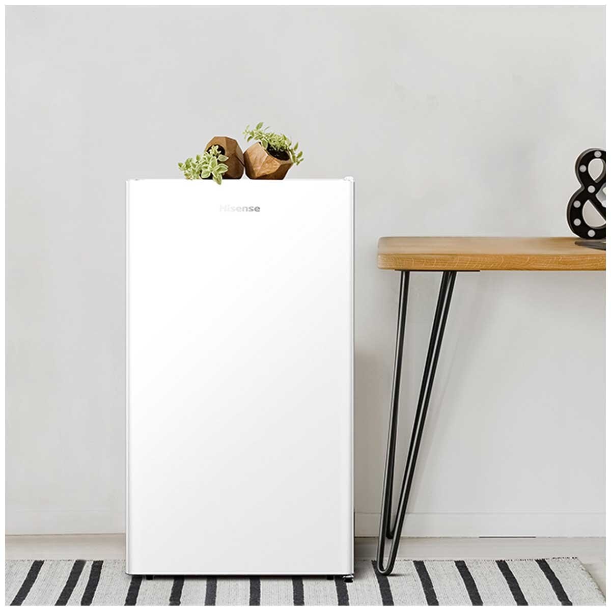Hisense 125L Bar Fridge Black HRBF126B Hisense 125L Bar Fridge Black HRBF126B