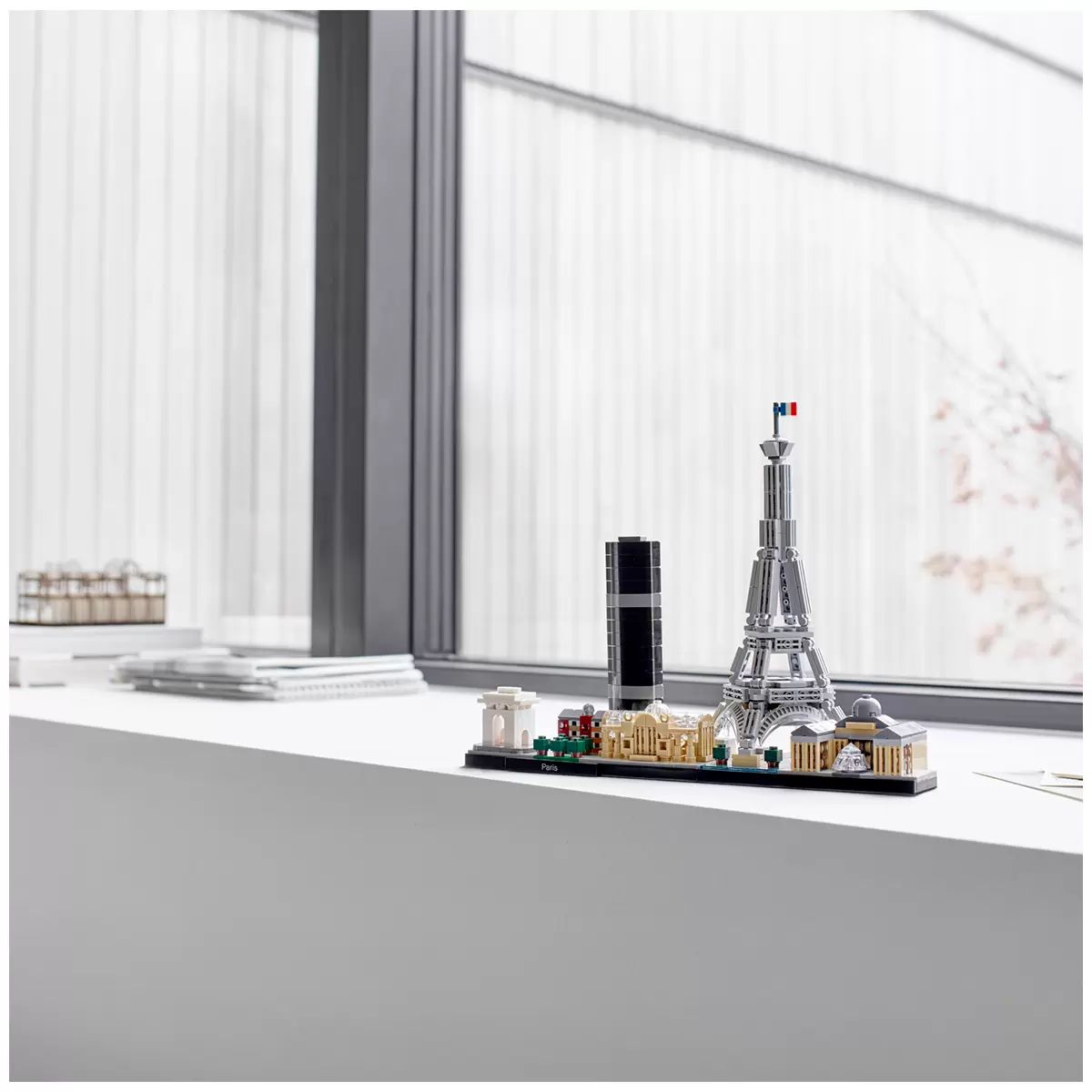 LEGO Skyline Collection Paris 21044