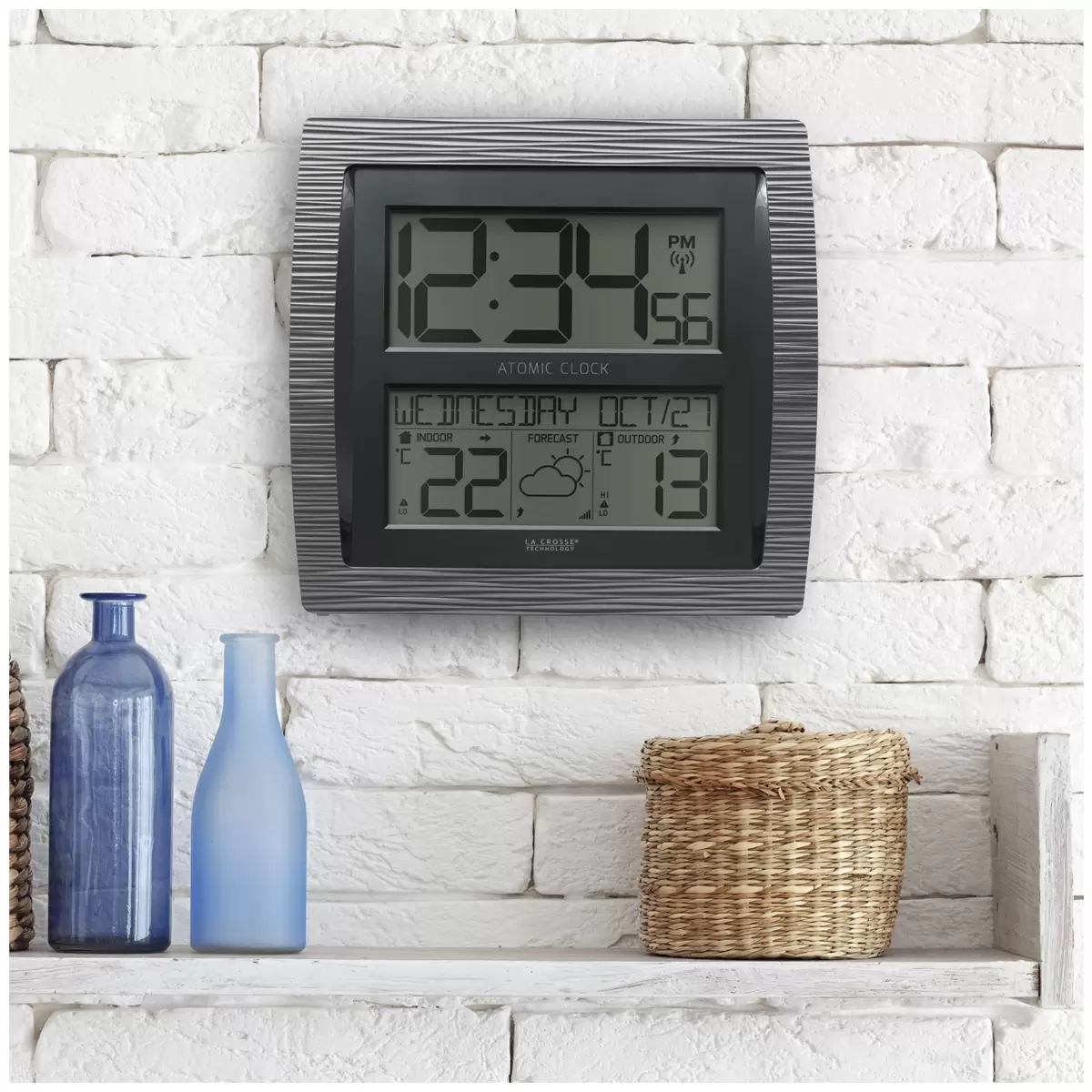 La Crosse Technology Digital Clock with Weather Station C75723-AU