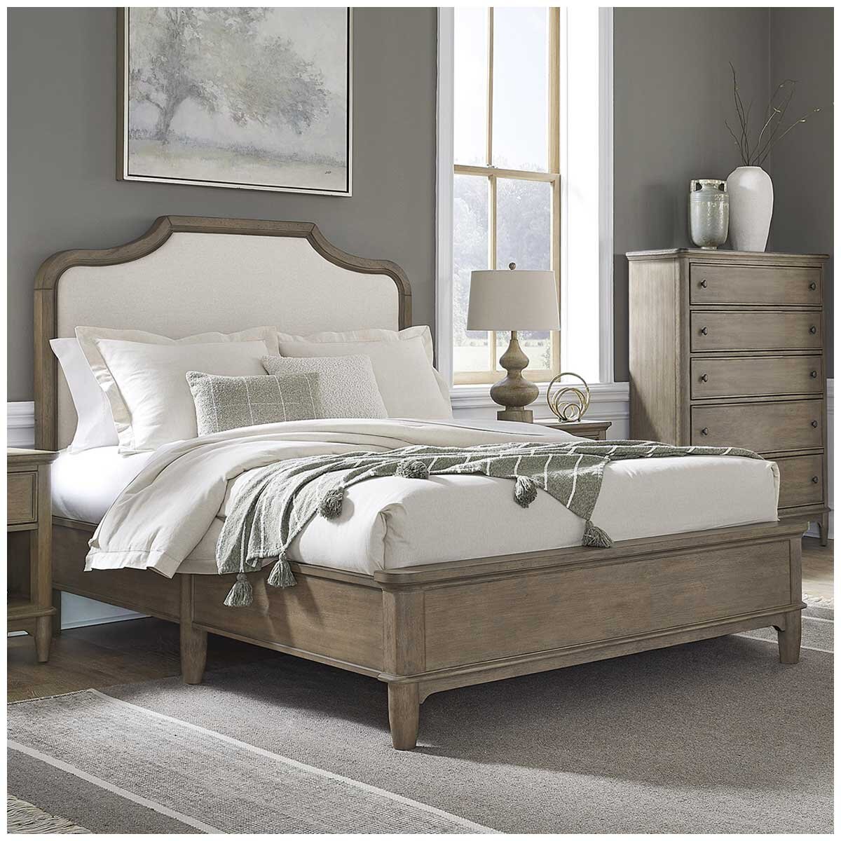 Lila Queen Bed