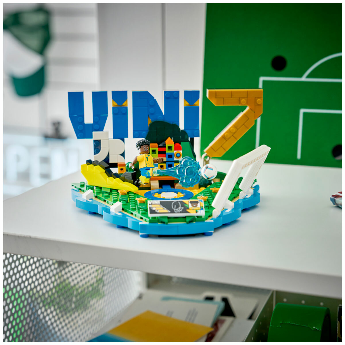 LEGO Editions Vini Jr. Football Highlights 43027 LEGO Editions Vini Jr. Football Highlights 43027