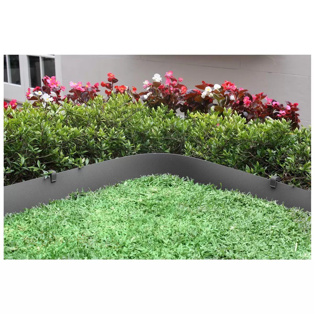 Greenlife Plastic Garden Edging 2 x 1000 x 15cm with 20 Pegs 