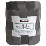 Kirkland Signature Plush Blanket King 284 x 233 cm Kirkland Signature Plush Blanket King 284 x 233 cm