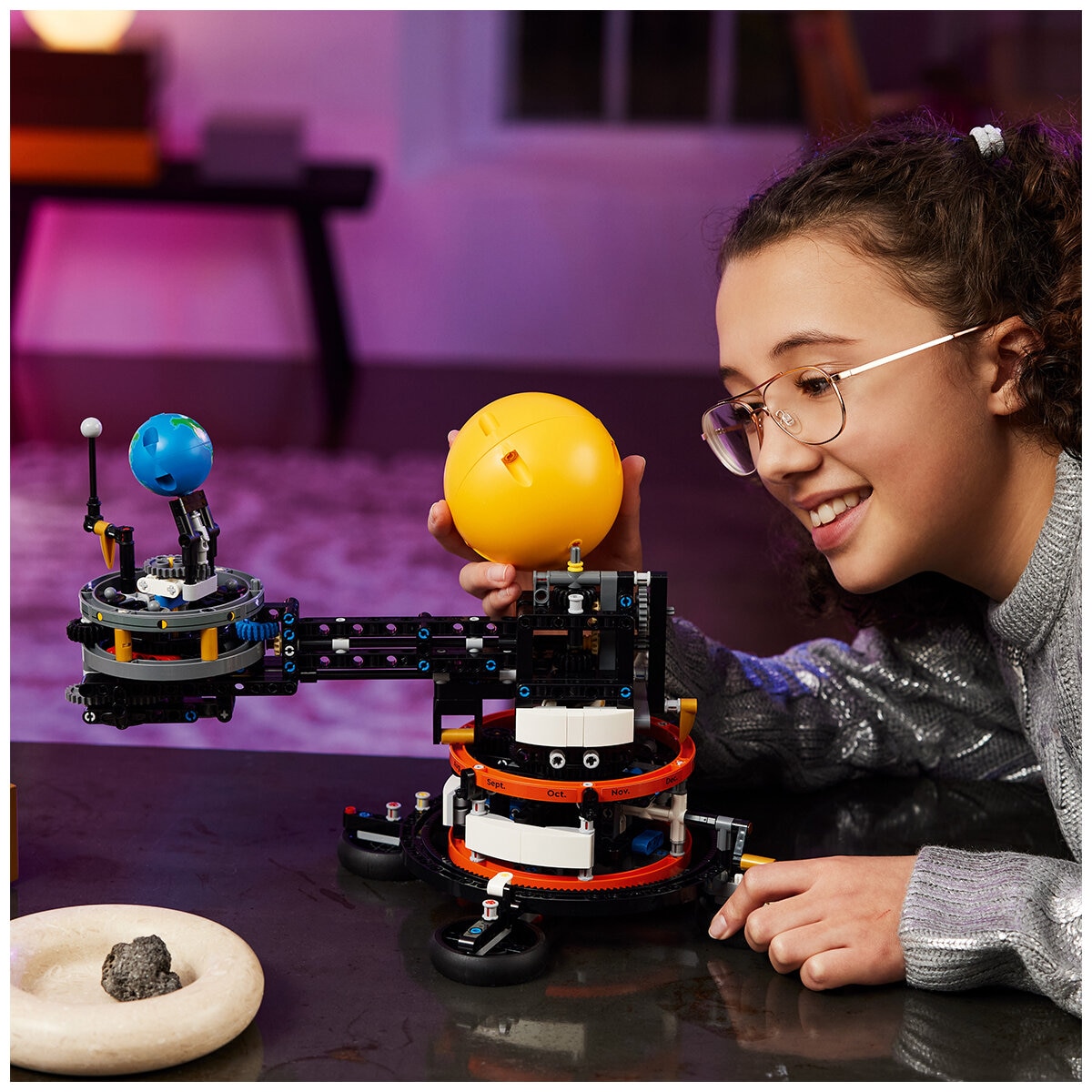 LEGO Technic Planet Earth and Moon in Orbit 42179